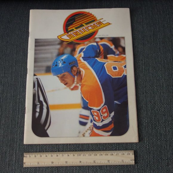 Vintage Vancouver Canucks vs Edmonton Oilers Friday December 28 1979 Program - Picture 6 of 16